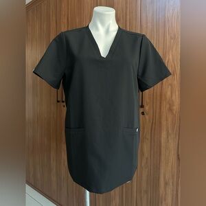 NWOT. FIGS Charcoal Technical Collection Top Size L